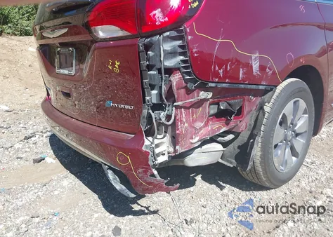 2018 Chrysler Pacifica Hybrid Limited from USA, damaged, VIN 2C4RC1N76JR229963